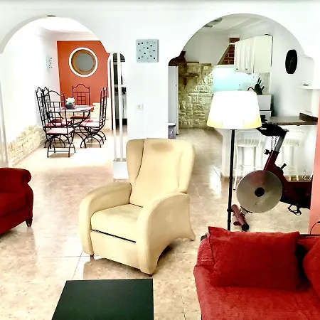 Сasa de vacaciones Big Charming House